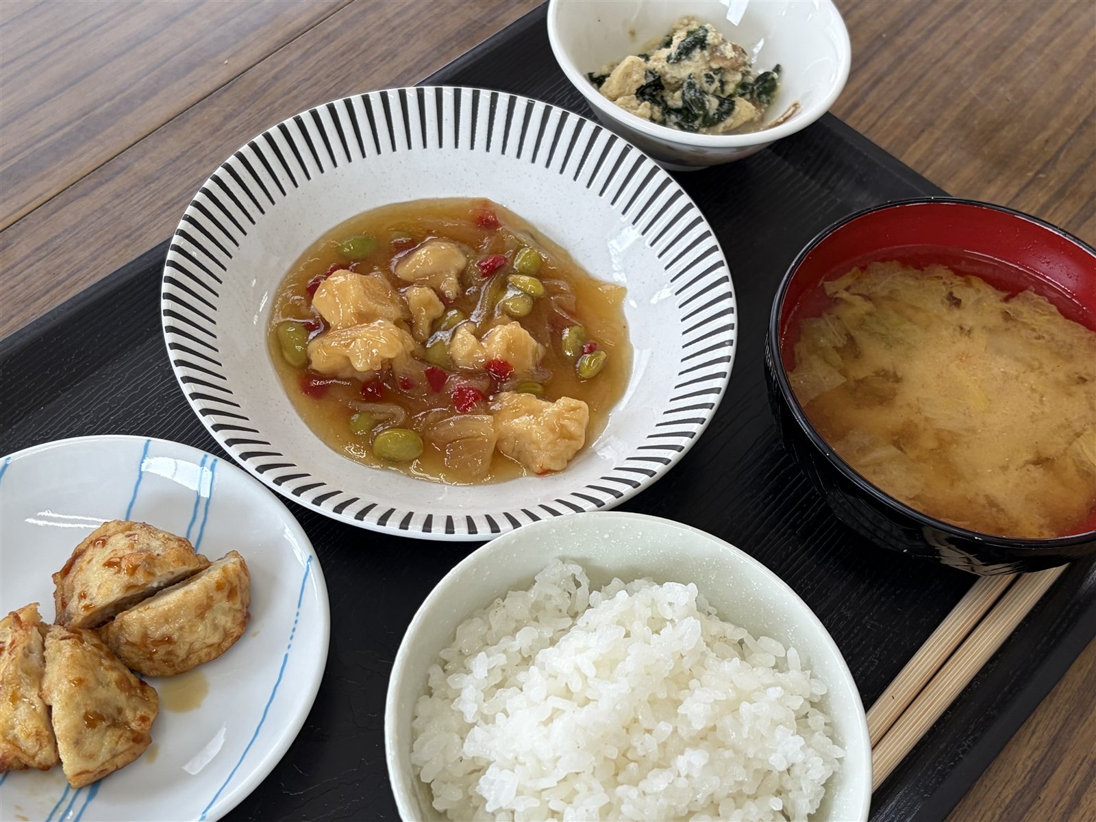 なかよし 手作りの昼食　栄養バランスのとれた御膳